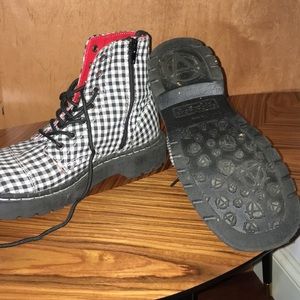 Hot topic TuK checkered Boots